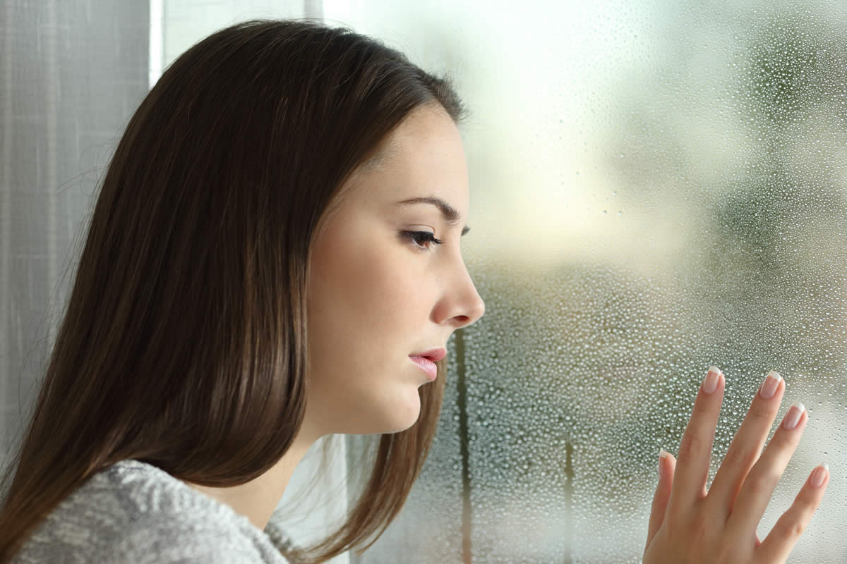 Does Your Home Windows Have Condensation inside Them