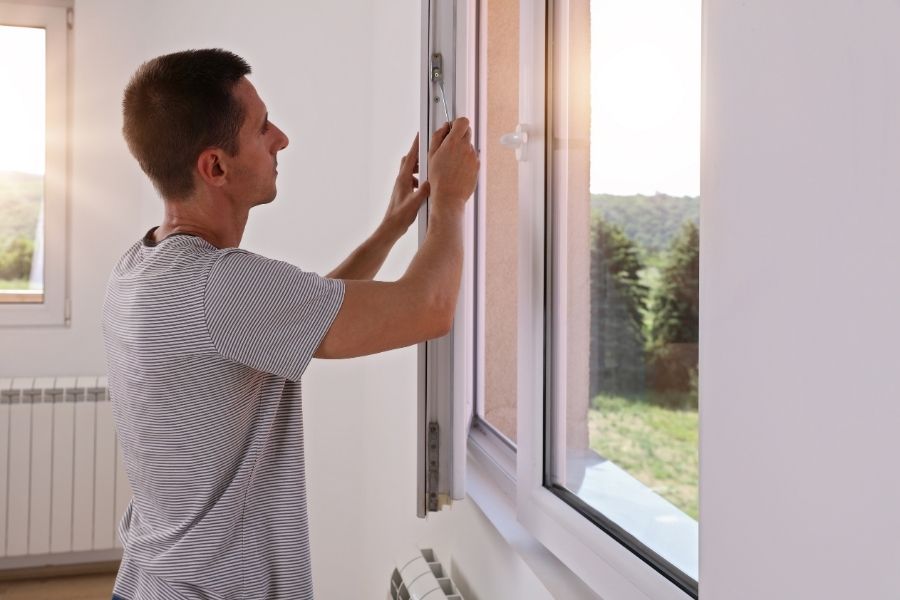 The Differences You'll Need to Know When Choosing Wooden or Vinyl Replacement Windows in Downriver Michigan